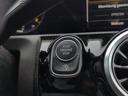 Mercedes-Benz A-Klasse 180 AMG | Sfeerverlichting | Stoelverwarming | Apple Carplay | Navigatie | AMG-styling | Achterui... ActivLease financial lease