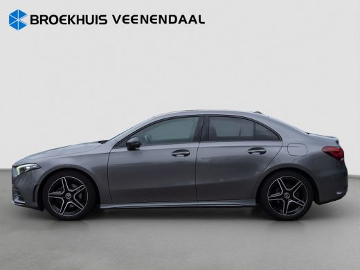 Mercedes-Benz A-Klasse 180 AMG | Sfeerverlichting | Stoelverwarming | Apple Carplay | Navigatie | AMG-styling | Achterui... ActivLease financial lease