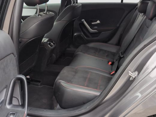 Mercedes-Benz A-Klasse 180 AMG | Sfeerverlichting | Stoelverwarming | Apple Carplay | Navigatie | AMG-styling | Achterui... ActivLease financial lease
