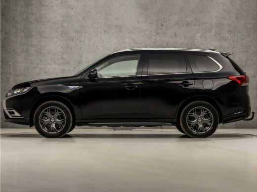 Mitsubishi Outlander 2.4 PHEV Deluxe 225Pk Automaat (APPLE CARPLAY, CLIMATE, CAMERA, TREKHAAK, STOELVERWARMING, SPORTS... ActivLease financial lease