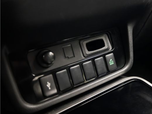 Mitsubishi Outlander 2.4 PHEV Deluxe 225Pk Automaat (APPLE CARPLAY, CLIMATE, CAMERA, TREKHAAK, STOELVERWARMING, SPORTS... ActivLease financial lease