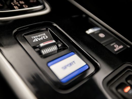 Mitsubishi Outlander 2.4 PHEV Deluxe 225Pk Automaat (APPLE CARPLAY, CLIMATE, CAMERA, TREKHAAK, STOELVERWARMING, SPORTS... ActivLease financial lease