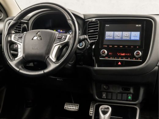 Mitsubishi Outlander 2.4 PHEV Deluxe 225Pk Automaat (APPLE CARPLAY, CLIMATE, CAMERA, TREKHAAK, STOELVERWARMING, SPORTS... ActivLease financial lease