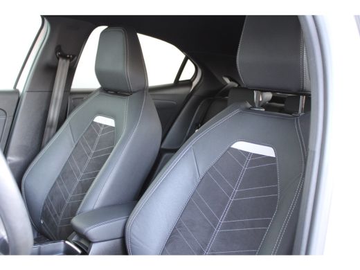 Opel Mokka 1.2 Turbo Ultimate | Alcantara bekleding | Apple carplay | Keyless entry | Stoel en stuurverwarmi... ActivLease financial lease