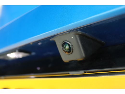 Peugeot 208 Hybrid 110 e-DCS6 GT | Cruise Control | Pano | Dodehoekdetectie | Navi | 360 Camera | Carplay | K... ActivLease financial lease