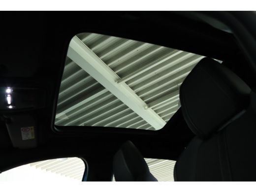 Peugeot 208 Hybrid 110 e-DCS6 GT | Cruise Control | Pano | Dodehoekdetectie | Navi | 360 Camera | Carplay | K... ActivLease financial lease