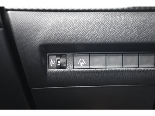 Peugeot e-2008 EV Allure Avantage 54 kWh 3 Fase 96%SOH! | Warmtepomp | Adaptive Cruise | 360 Camera | ActivLease financial lease