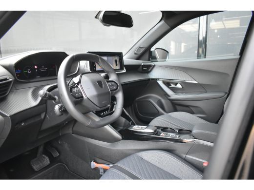 Peugeot e-2008 EV Allure Avantage 54 kWh 3 Fase 96%SOH! | Warmtepomp | Adaptive Cruise | 360 Camera | ActivLease financial lease