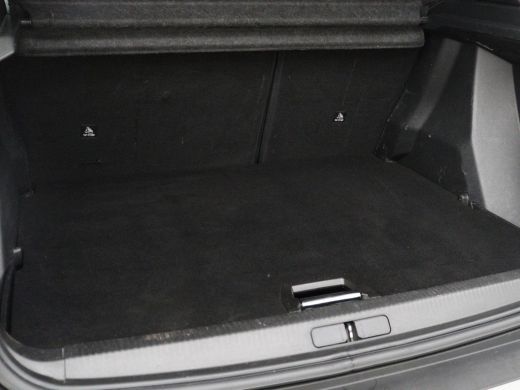 Peugeot e-2008 EV GT Pack 50 kWh | 3 Fase | Panoramadak | Stoelverwarming | Adaptive cruise | Leder | Carplay | ... ActivLease financial lease