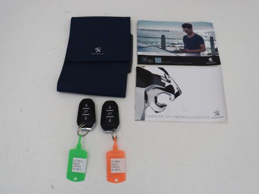 Peugeot e-2008 EV GT Pack 50 kWh | 3 Fase | Panoramadak | Stoelverwarming | Adaptive cruise | Leder | Carplay | ... ActivLease financial lease