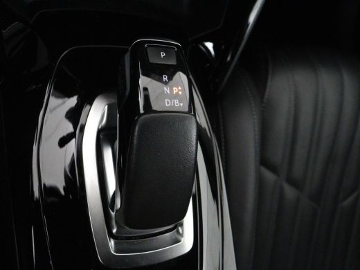 Peugeot e-2008 EV GT Pack 50 kWh | 3 Fase | Panoramadak | Stoelverwarming | Adaptive cruise | Leder | Carplay | ... ActivLease financial lease