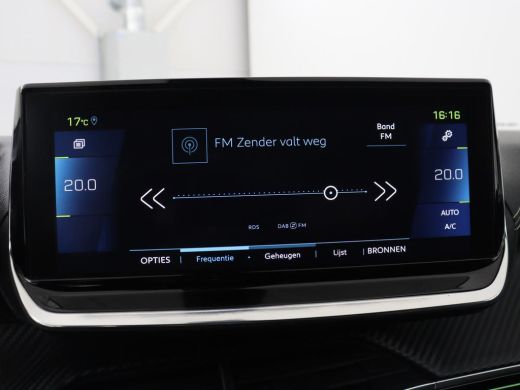 Peugeot e-2008 EV GT Pack 50 kWh | 3 Fase | Panoramadak | Stoelverwarming | Adaptive cruise | Leder | Carplay | ... ActivLease financial lease