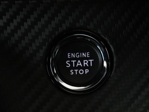 Peugeot e-2008 EV GT Pack 50 kWh | 3 Fase | Panoramadak | Stoelverwarming | Adaptive cruise | Leder | Carplay | ... ActivLease financial lease