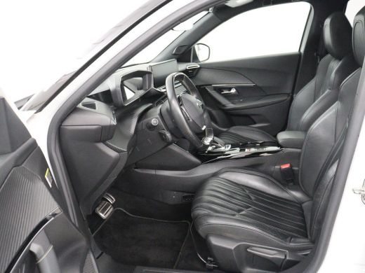 Peugeot e-2008 EV GT Pack 50 kWh | 3 Fase | Panoramadak | Stoelverwarming | Adaptive cruise | Leder | Carplay | ... ActivLease financial lease