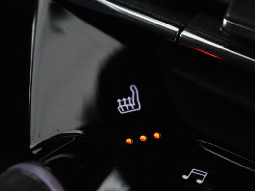 Peugeot e-2008 EV GT Pack 50 kWh | 3 Fase | Panoramadak | Stoelverwarming | Adaptive cruise | Leder | Carplay | ... ActivLease financial lease