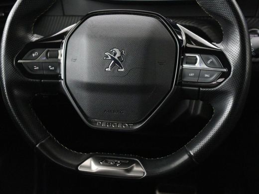 Peugeot e-2008 EV GT Pack 50 kWh | 3 Fase | Panoramadak | Stoelverwarming | Adaptive cruise | Leder | Carplay | ... ActivLease financial lease