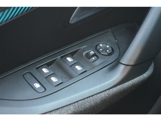 Peugeot e-2008 EV Style 50 kWh 3 Fase 11kW 97%SOH! | Navigatie 3D | Achteruitrijcamera | Climate Control | Full-... ActivLease financial lease