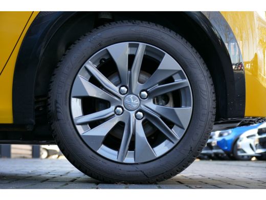 Peugeot e-208 EV 136PK 50KWH 5-DRS ACTIVE PACK AUTOMAAT / NAVI / LED / PDC / 16"LMV / 3-FASE / BLUETOOTH / CRUI... ActivLease financial lease