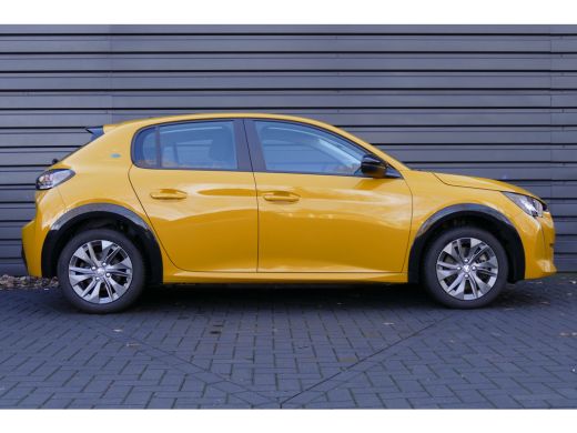 Peugeot e-208 EV 136PK 50KWH 5-DRS ACTIVE PACK AUTOMAAT / NAVI / LED / PDC / 16"LMV / 3-FASE / BLUETOOTH / CRUI... ActivLease financial lease