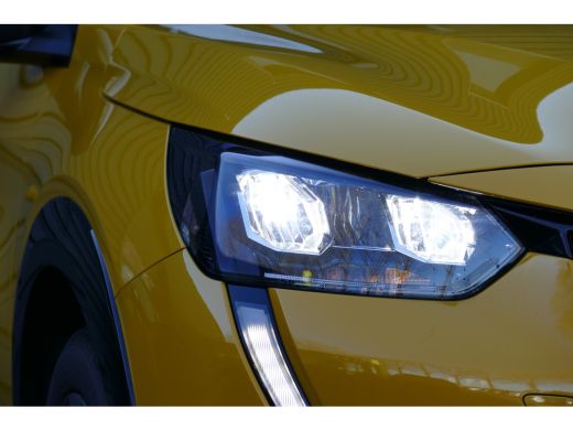 Peugeot e-208 EV 136PK 50KWH 5-DRS ACTIVE PACK AUTOMAAT / NAVI / LED / PDC / 16"LMV / 3-FASE / BLUETOOTH / CRUI... ActivLease financial lease