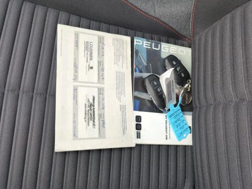 Peugeot e-208 EV Active 50 kWh 3 Fase 11kW Unieke KM-stand! | 1e Eigenaar | Dealeronderhouden | Navigatie by Ap... ActivLease financial lease