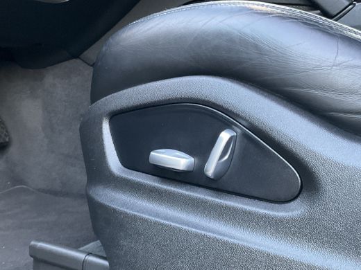 Porsche Cayenne 3.0 E-Hybrid PHEV 360&deg; Pano SportChrono Luchtvering Bose Carplay Leer Memory UITSTRALING! ActivLease financial lease