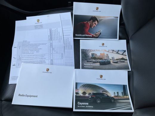 Porsche Cayenne 3.0 E-Hybrid PHEV 360&deg; Pano SportChrono Luchtvering Bose Carplay Leer Memory UITSTRALING! ActivLease financial lease