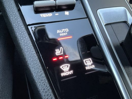 Porsche Cayenne 3.0 E-Hybrid PHEV 360&deg; Pano SportChrono Luchtvering Bose Carplay Leer Memory UITSTRALING! ActivLease financial lease