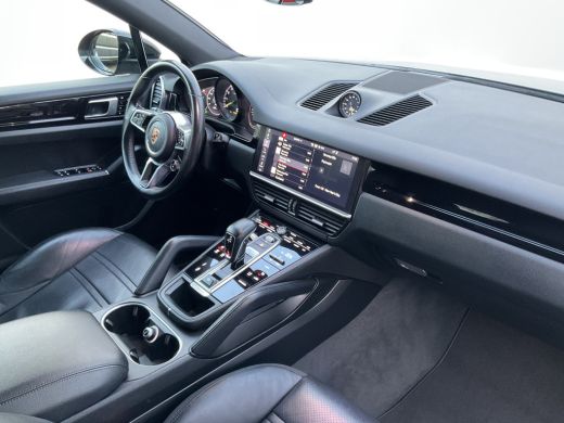 Porsche Cayenne 3.0 E-Hybrid PHEV 360&deg; Pano SportChrono Luchtvering Bose Carplay Leer Memory UITSTRALING! ActivLease financial lease