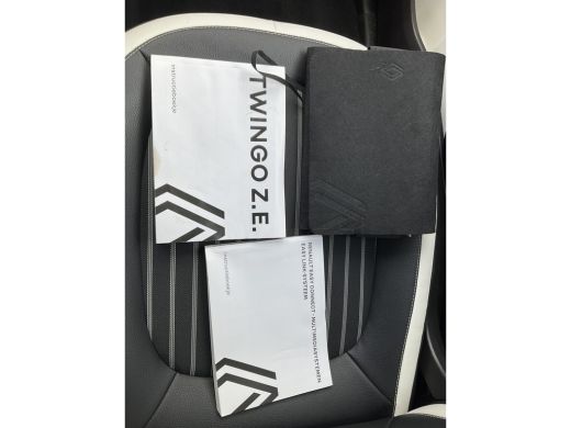 Renault Twingo R80 E-Tech Techno 22 kWh Nav/Cruise 1eig Camera NL-Auto Voll.Onderhouden! ActivLease financial lease