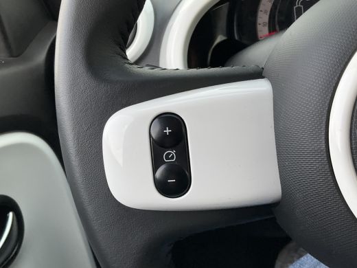 Renault Twingo R80 E-Tech Techno 22 kWh Nav/Cruise 1eig Camera NL-Auto Voll.Onderhouden! ActivLease financial lease