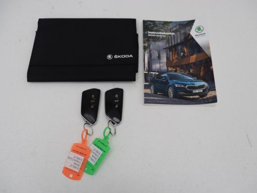 Skoda Octavia 1.0 TSI Business Edition | Trekhaak | Carplay | Navigatie | Full LED | Parkeerhulp | Climate cont... ActivLease financial lease