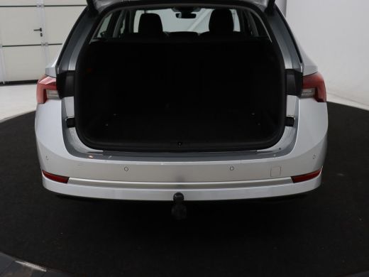 Skoda Octavia 1.0 TSI Business Edition | Trekhaak | Carplay | Navigatie | Full LED | Parkeerhulp | Climate cont... ActivLease financial lease