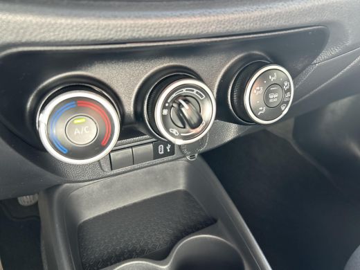 Toyota Aygo 1.0 VVT-i MT Play (Navigatie - Adaptive cruise) ActivLease financial lease