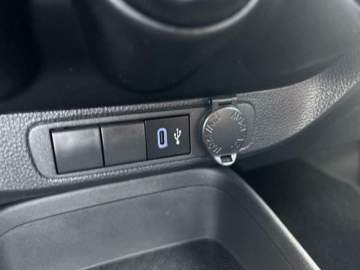 Toyota Aygo 1.0 VVT-i MT Play (Navigatie - Adaptive cruise) ActivLease financial lease