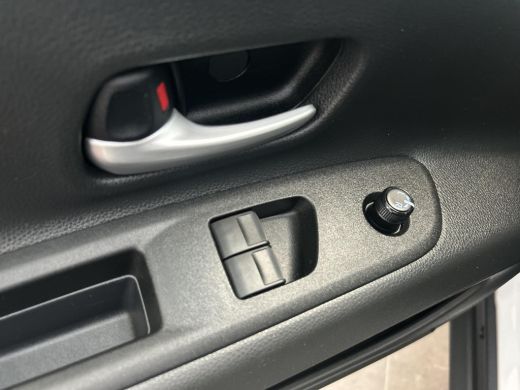 Toyota Aygo 1.0 VVT-i S-CVT first (Navigatie) ActivLease financial lease