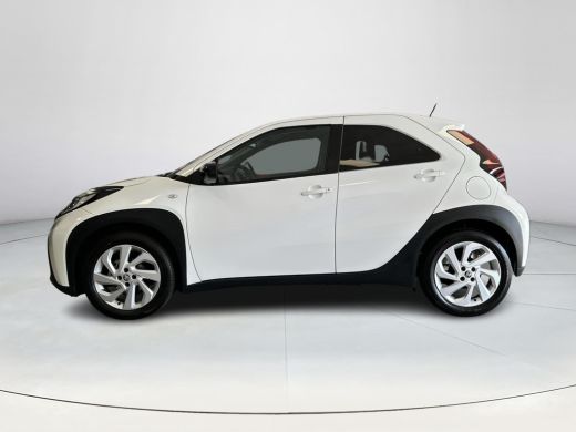 Toyota Aygo 1.0 VVT-i S-CVT first (Navigatie) ActivLease financial lease