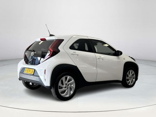 Toyota Aygo 1.0 VVT-i S-CVT first (Navigatie) ActivLease financial lease