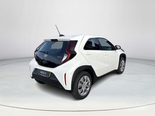 Toyota Aygo Hybrid 115 play **NIEUWE AUTO/ HYBRIDE** ActivLease financial lease