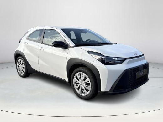 Toyota Aygo Hybrid 115 play **NIEUWE AUTO/ HYBRIDE** ActivLease financial lease