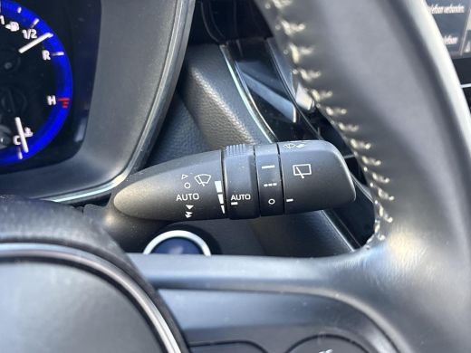 Toyota Corolla Touring Sports 1.8 Hybrid Executive **DODEHOEK DETECTIE/ TREKHAAK/ STOELVERWARMING/ PARKEERSENSOREN** ActivLease financial lease