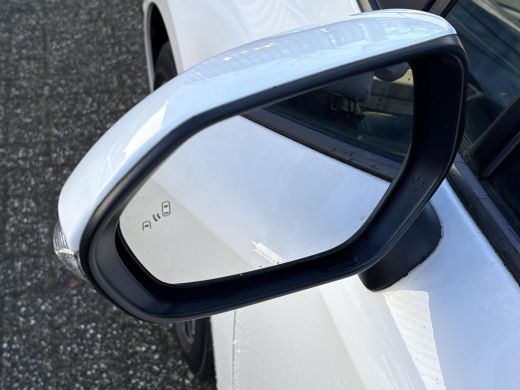 Toyota Corolla Touring Sports 1.8 Hybrid Executive **DODEHOEK DETECTIE/ TREKHAAK/ STOELVERWARMING/ PARKEERSENSOREN** ActivLease financial lease