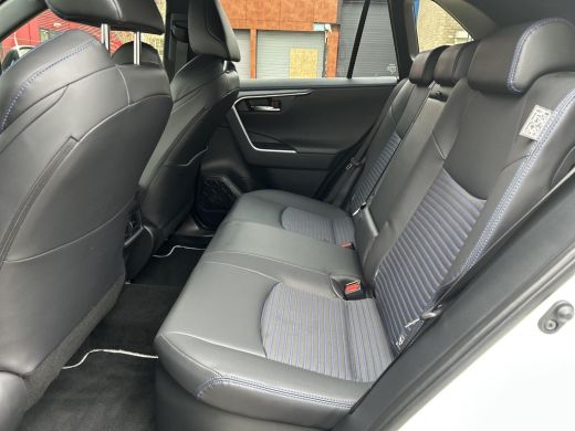 Toyota RAV4 2.5 Hybrid AWD Style ActivLease financial lease