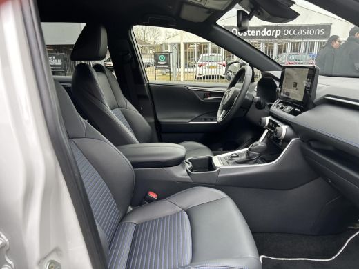 Toyota RAV4 2.5 Hybrid AWD Style ActivLease financial lease