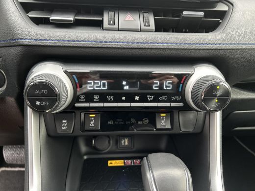 Toyota RAV4 2.5 Hybrid AWD Style ActivLease financial lease