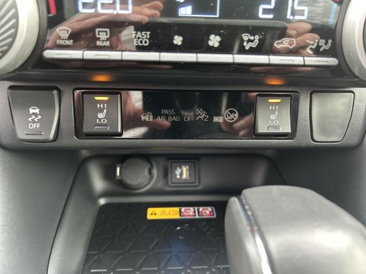 Toyota RAV4 2.5 Hybrid AWD Style ActivLease financial lease