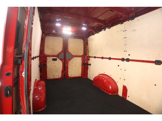 Volkswagen Crafter 2.0 TDI L3H2 | 140PK | Airco | Carplay | Parkeersens. | Elektrpakket ActivLease financial lease