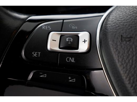 Volkswagen Transporter T6 2.0 TDI 150pk Lang D.C. Highline LED/Navi/ACC/2x Schuifdeur 06-2017 ActivLease financial lease