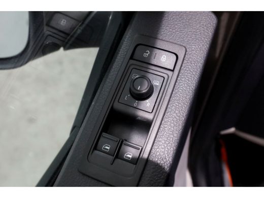 Volkswagen Transporter T6 2.0 TDI 150pk Lang D.C. Highline LED/Navi/ACC/2x Schuifdeur 06-2017 ActivLease financial lease