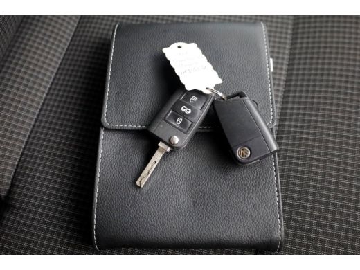 Volkswagen Transporter T6.1 2.0 TDI 150pk DSG-Automaat Lang D.C. LED/ACC/Navi/Camera 12-2020 ActivLease financial lease